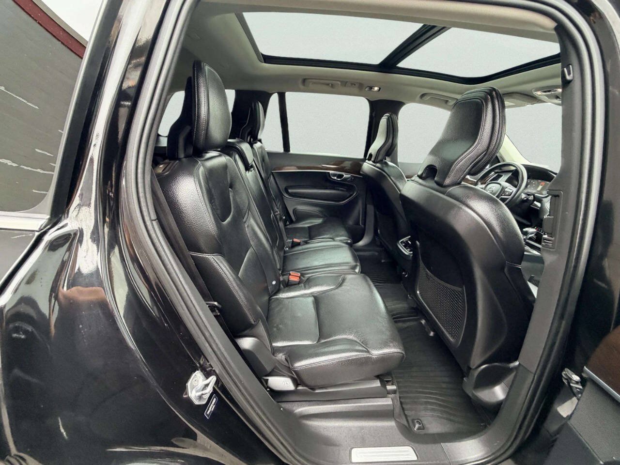 Used 2019 Volvo XC90 T6 Momentum w/ Protection Package Premier AWD/4WD image 28