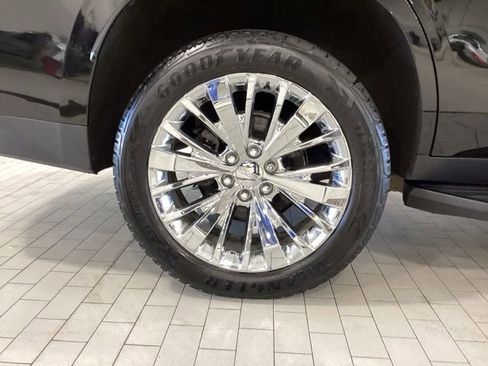 Used 2023 GMC Yukon SLE w/ Gmc Pro Safety Plus Package AWD/4WD image 25