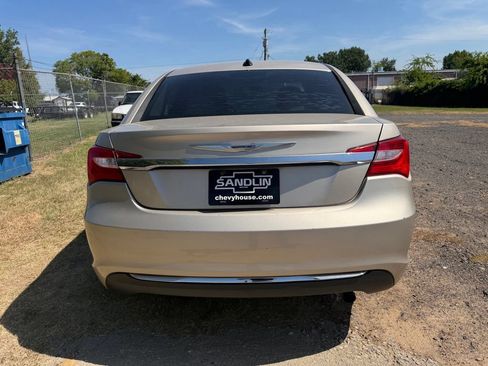 Used 2013 Chrysler 200 Touring FWD image 3