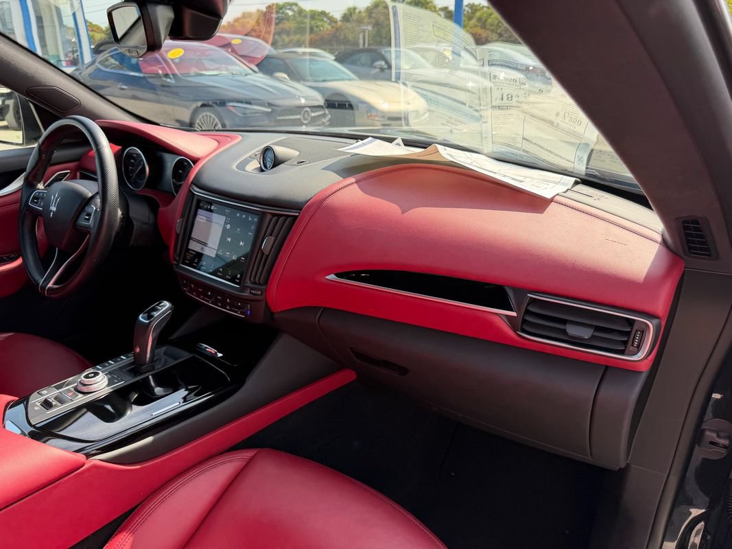 Used 2023 Maserati Levante GT AWD/4WD image 26