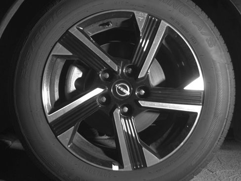 Used 2025 Nissan Sentra SV FWD image 12