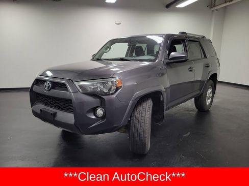Used 2019 Toyota 4Runner SR5 AWD/4WD image 4