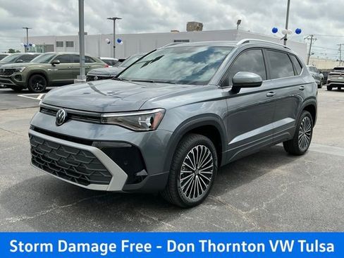 New 2026 Volkswagen Taos SE FWD image 7