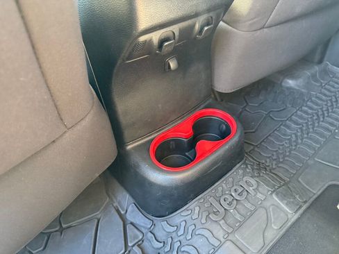 Used 2014 Jeep Wrangler Unlimited Sport image 34