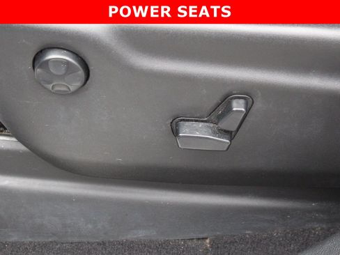 Used 2019 Jeep Grand Cherokee Limited AWD/4WD image 14