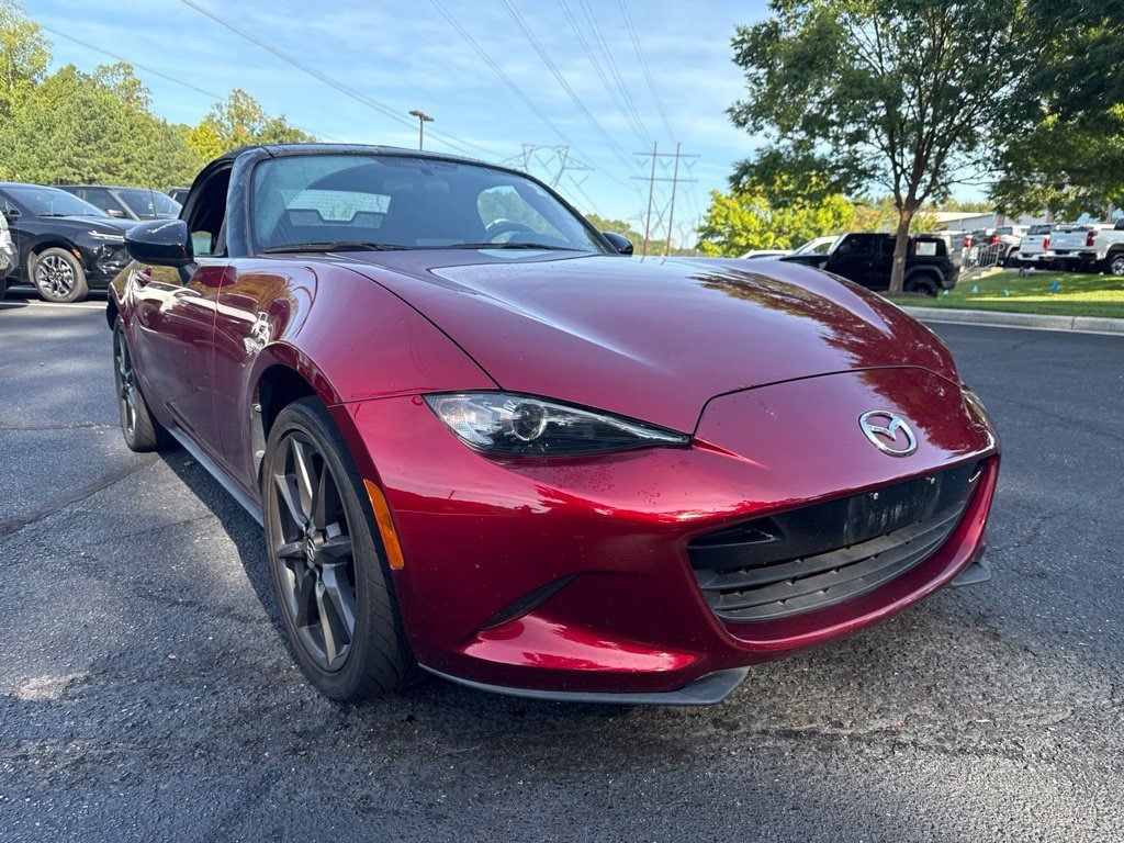 Used 2018 MAZDA MX-5 Miata Club RWD image 3