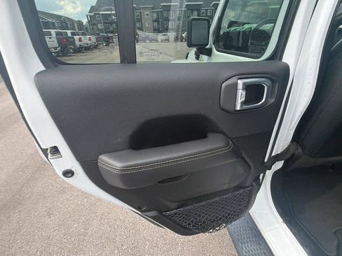 Used 2021 Jeep Wrangler Unlimited Sahara w/ Cold Weather Group AWD/4WD image 17