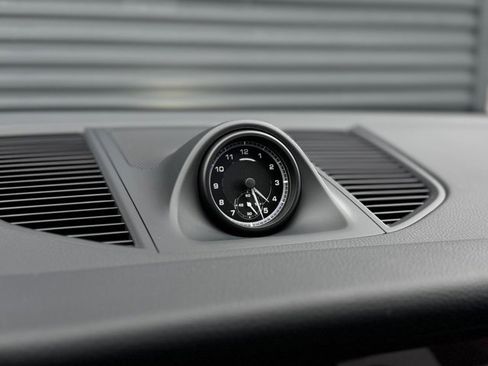 New 2026 Porsche Macan image 24