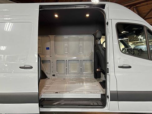Used 2026 Mercedes-Benz Sprinter 2500 image 13