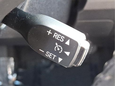 Used 2013 Toyota RAV4 Limited image 25