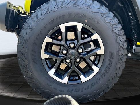 Used 2024 Jeep Wrangler Unlimited Rubicon 4xe AWD/4WD image 9