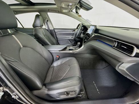 Used 2023 Toyota Camry XSE w/ Navigation Package image 28