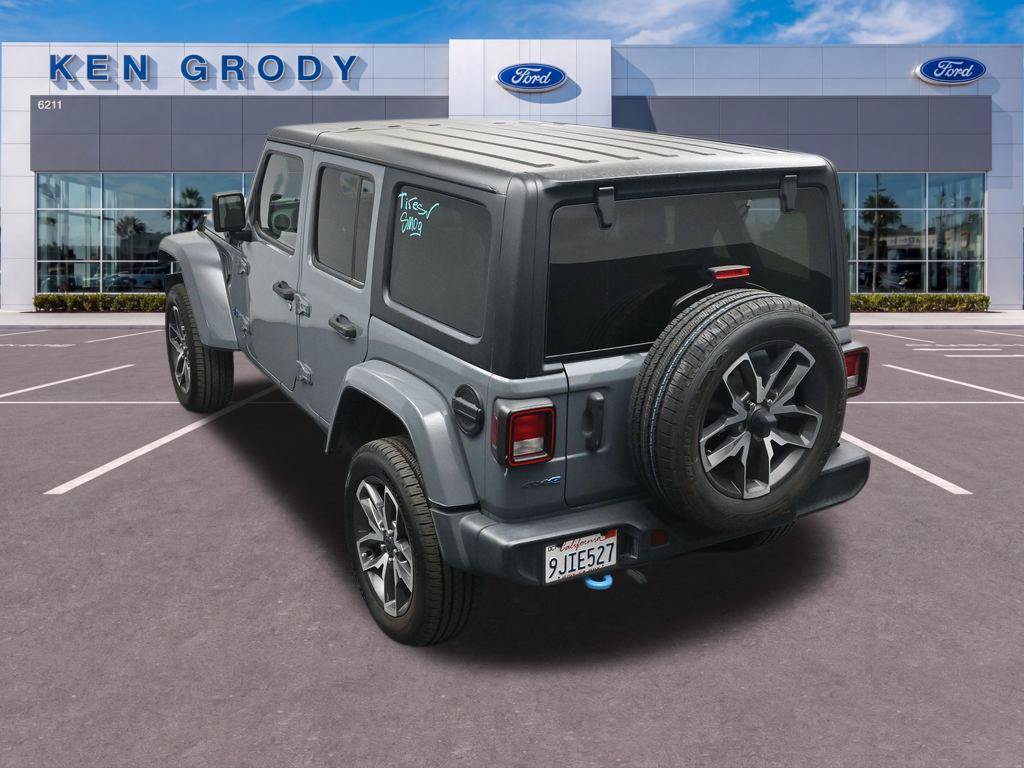 Used 2024 Jeep Wrangler Unlimited AWD/4WD image 11