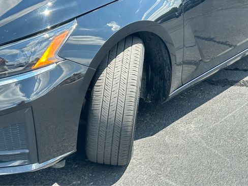 Used 2025 Nissan Altima 2.5 SV FWD image 39