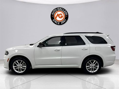 Used 2023 Dodge Durango GT image 4