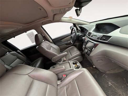 Used 2014 Honda Odyssey Touring Elite image 14