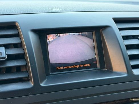 Used 2011 Toyota Highlander SE image 14