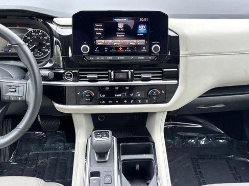 Certified 2024 Nissan Pathfinder SV w/ SV Premium Package FWD image 14
