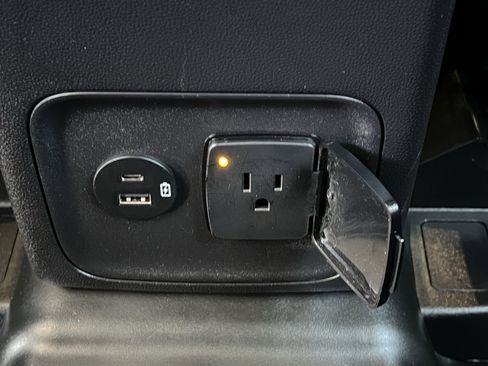 Used 2023 Ford Bronco Sport Badlands image 48