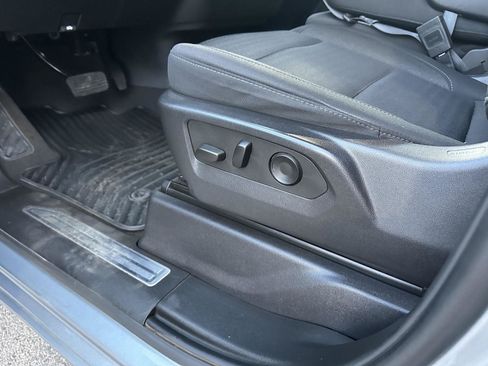 Used 2024 Chevrolet Silverado 1500 LT AWD/4WD image 16