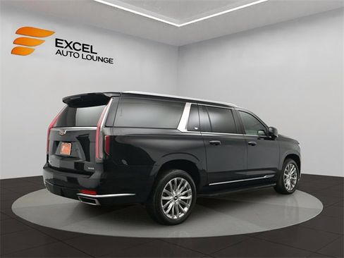 Used 2021 Cadillac Escalade ESV Premium Luxury image 5