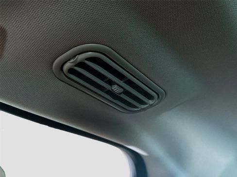 Used 2025 Lincoln Navigator L Reserve image 18