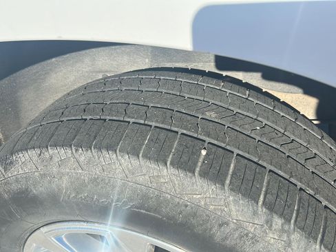 Used 2024 Chevrolet Suburban Premier AWD/4WD image 13