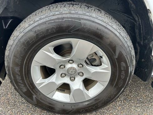 Used 2024 RAM 1500 Lone Star RWD image 9
