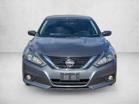 Used 2018 Nissan Altima 2.5 SR w/ SR Special Edition image 2