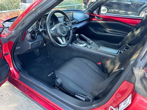 Used 2021 MAZDA MX-5 Miata RF Club image 8