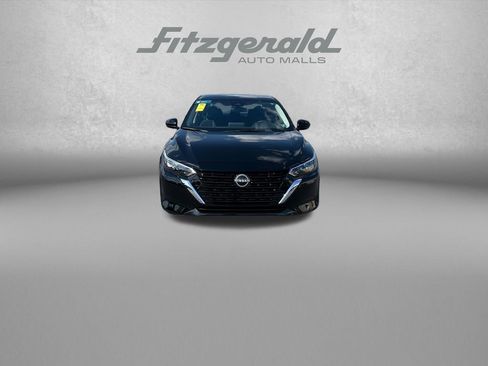 Used 2025 Nissan Sentra SV w/ Trunk Package FWD image 2