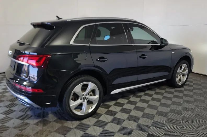 Used 2023 Audi Q5 2.0T Premium Plus w/ Premium Plus Package AWD/4WD image 3