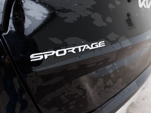 Used 2023 Kia Sportage SX image 11