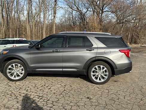 Certified 2023 Ford Explorer Platinum w/ Class IV Trailer Tow Package image 6