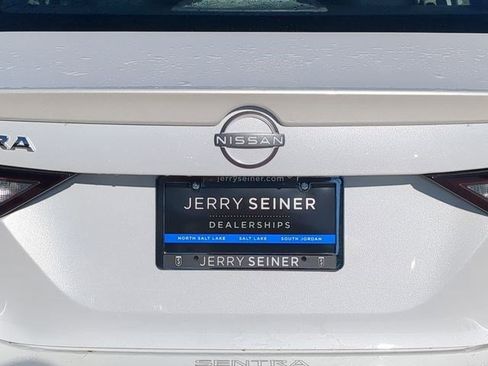 Used 2025 Nissan Sentra SR FWD image 15