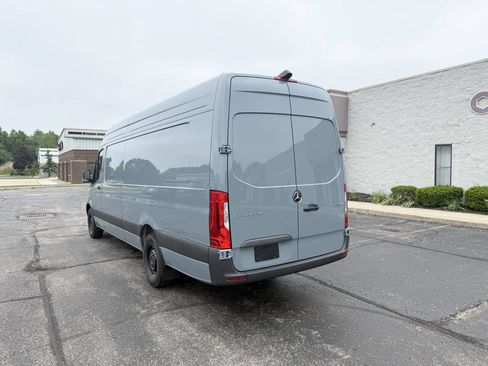 Used 2026 Mercedes-Benz Sprinter 2500 image 8