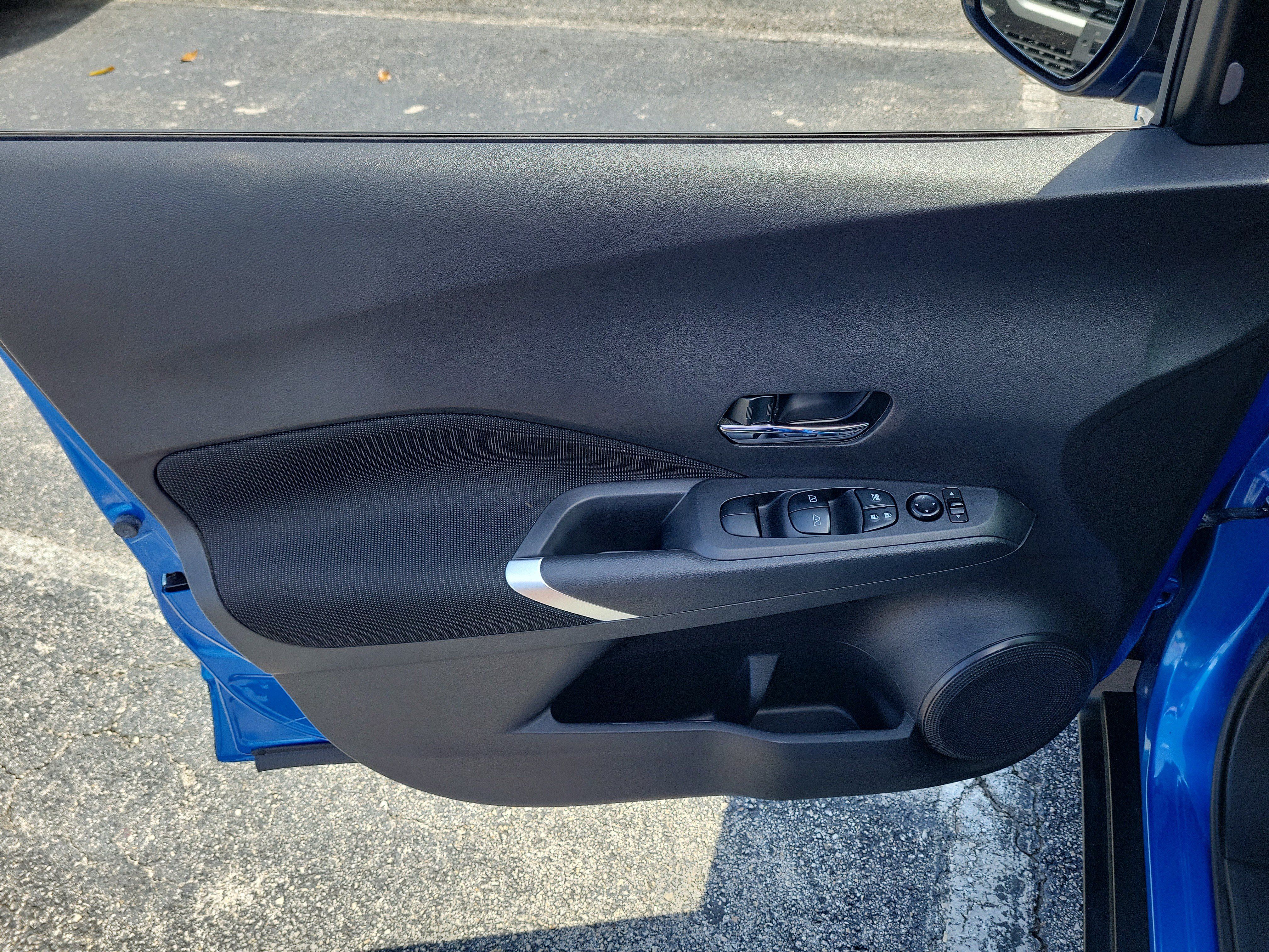 Certified 2022 Nissan Kicks SV FWD image 10