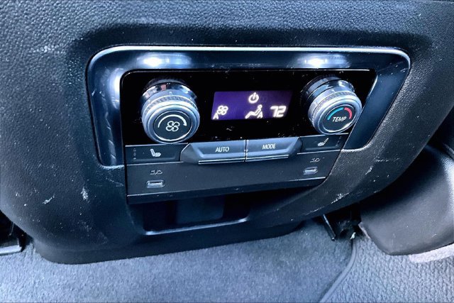 Used 2025 GMC Yukon Denali AWD/4WD image 10
