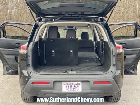 Used 2024 Nissan Pathfinder SV image 42