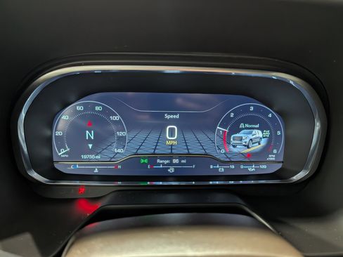 Used 2024 GMC Yukon SLT w/ SLT Luxury Package image 27