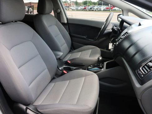 Used 2017 Kia Forte LX FWD image 9