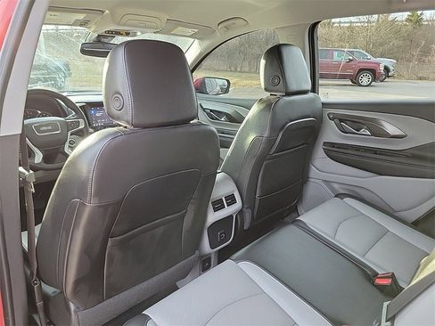 Used 2024 GMC Terrain SLT w/ Tech Package image 12