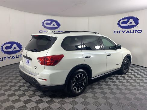 Used 2019 Nissan Pathfinder SL AWD/4WD image 3