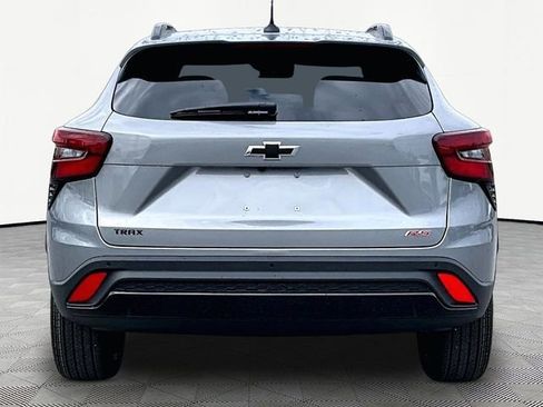 New 2026 Chevrolet Trax RS w/ Sunroof Package FWD image 5