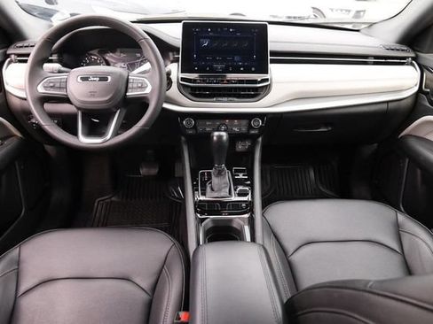 Used 2025 Jeep Compass Limited AWD/4WD image 22