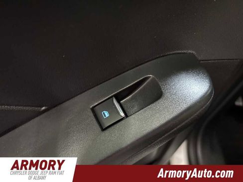 Used 2022 Ford Escape SE image 24