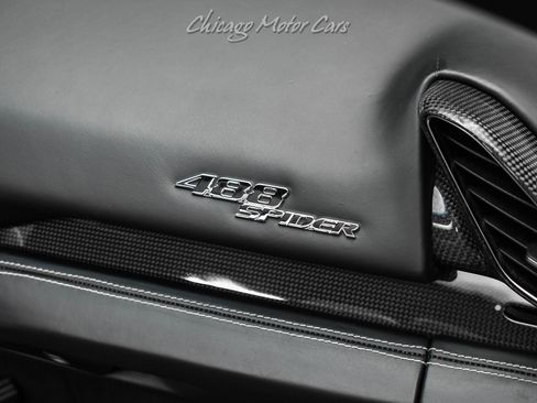 Used 2017 Ferrari 488 Spider image 29