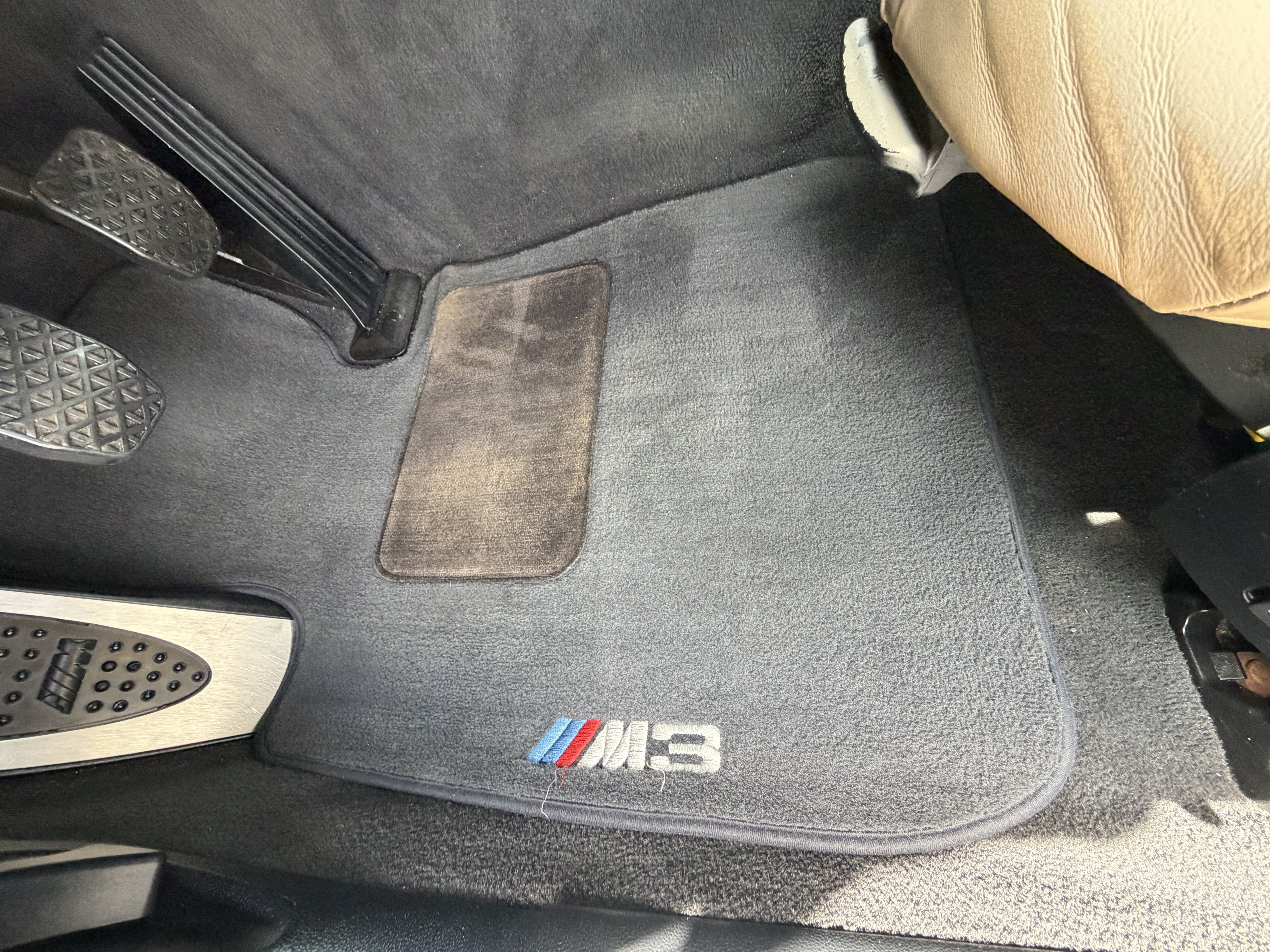 Used 2011 BMW M3 Convertible RWD image 21