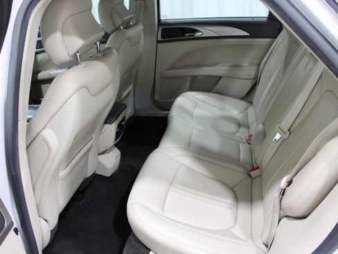 Used 2017 Lincoln MKZ Premiere FWD image 18