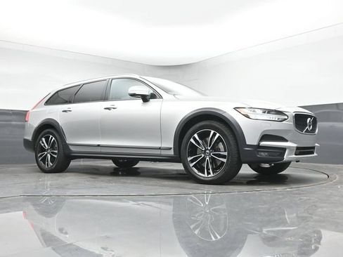 Used 2018 Volvo V90 T5 Cross Country w/ Plus Package AWD/4WD image 10